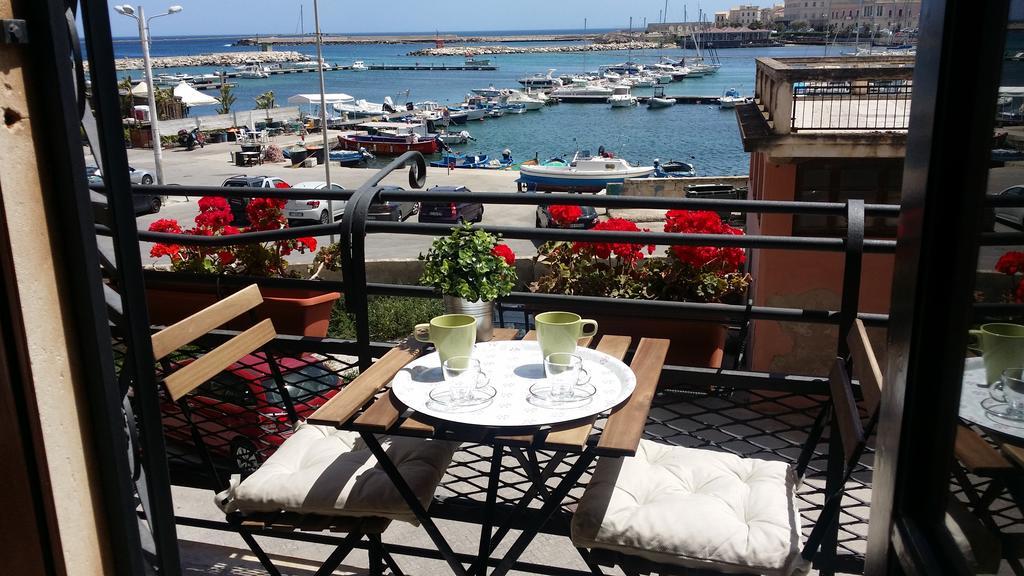 Arete Guest House Сиракуза Екстериор снимка